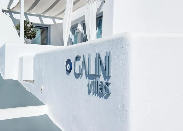 Firostefani hotels near Cathedral of Saint John the Baptist