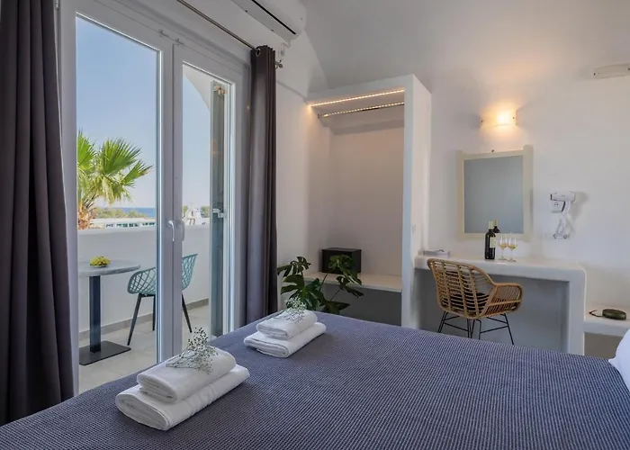 Perivolos (Santorini) Hotels